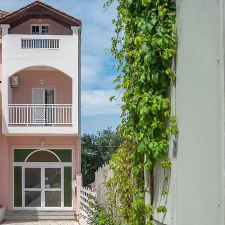 Georgia Aparthotel Planos